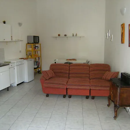 091 Apartment *